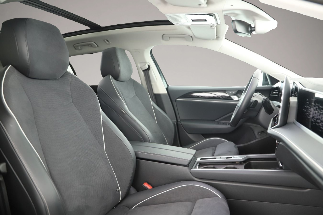 Bild 5 Volkswagen Passat Variant 1.5 eTSI DSG Business Pano/IQ.Lig