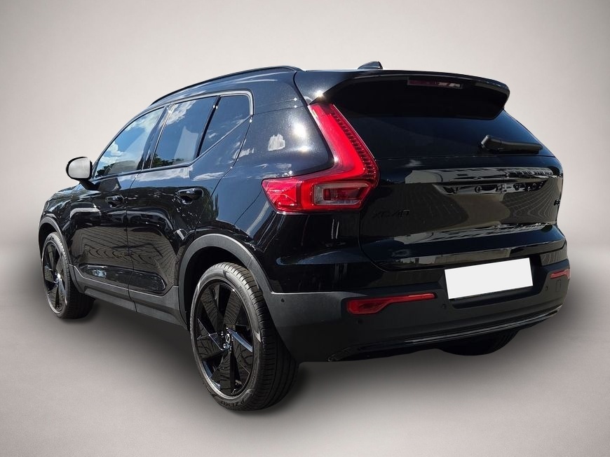 Fotografie 2 des Volvo XC40 B3 B DKG Ultra Black Edition
