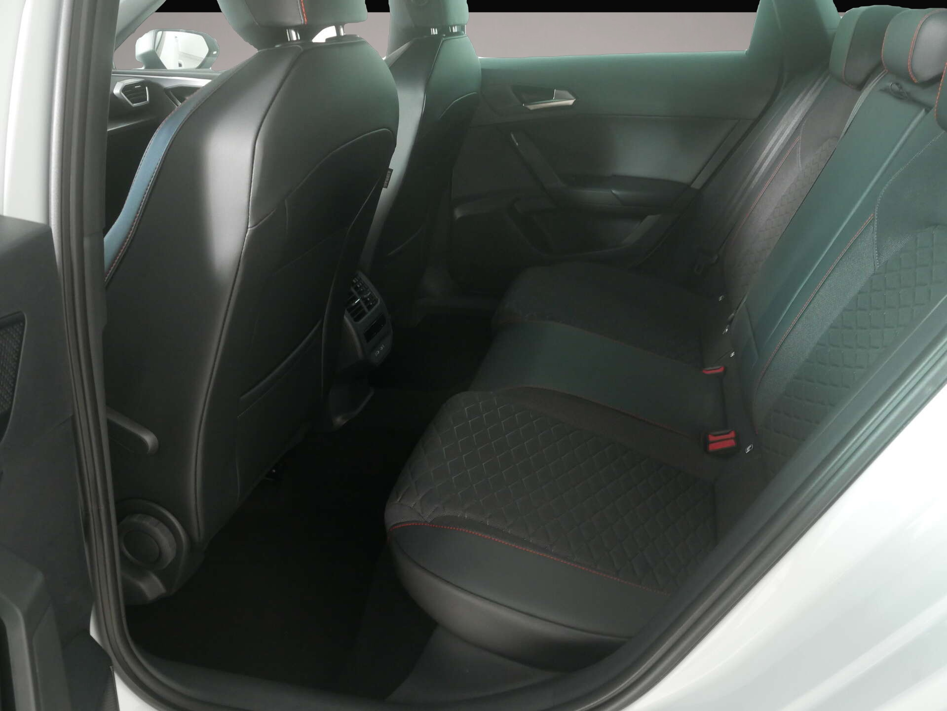 Bild 7 Seat Leon Sportstourer 1.5 eTSI FR