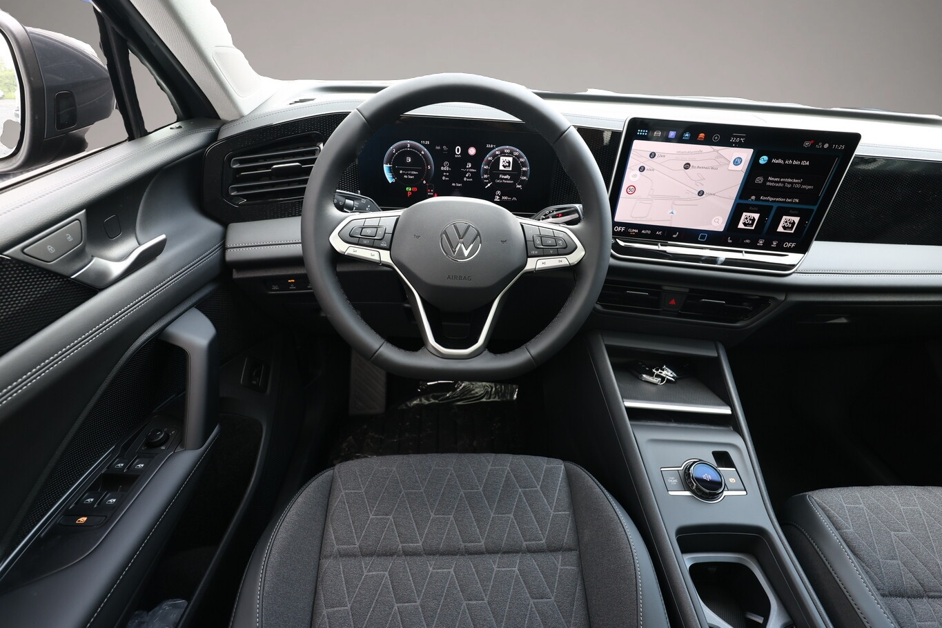 Bild 6 Volkswagen Tiguan DSG LED+ Pano Nav 5JGar IQ.DRIVE LM18Z