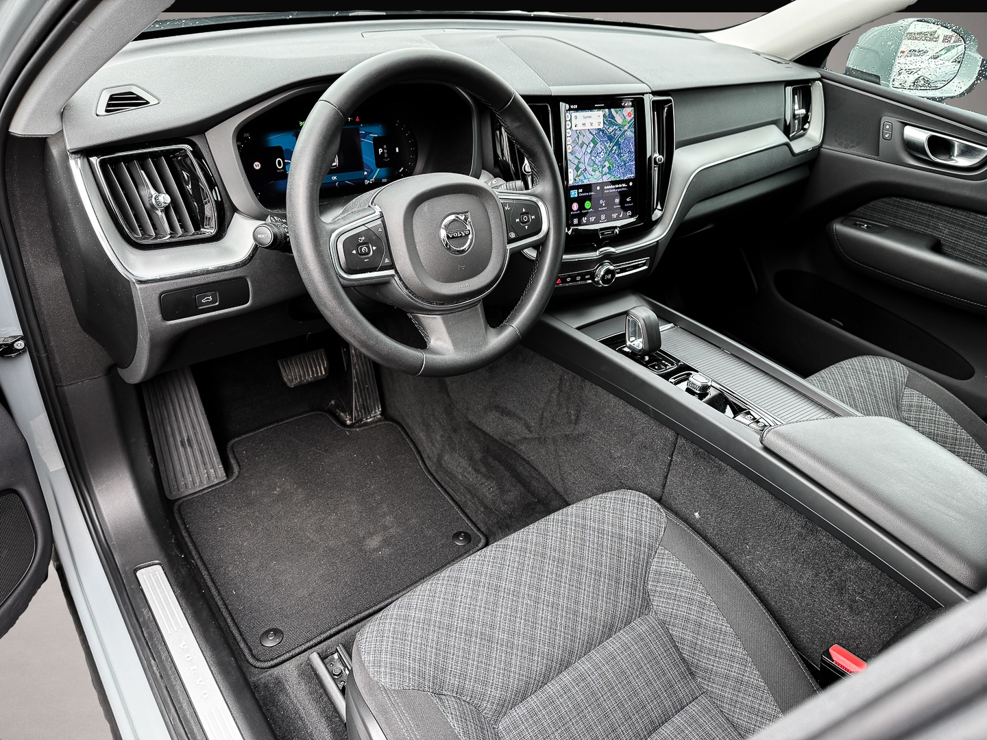 Bild 4 Volvo XC60 Core 2WD AHK Digitales Cockpit Soundsystem