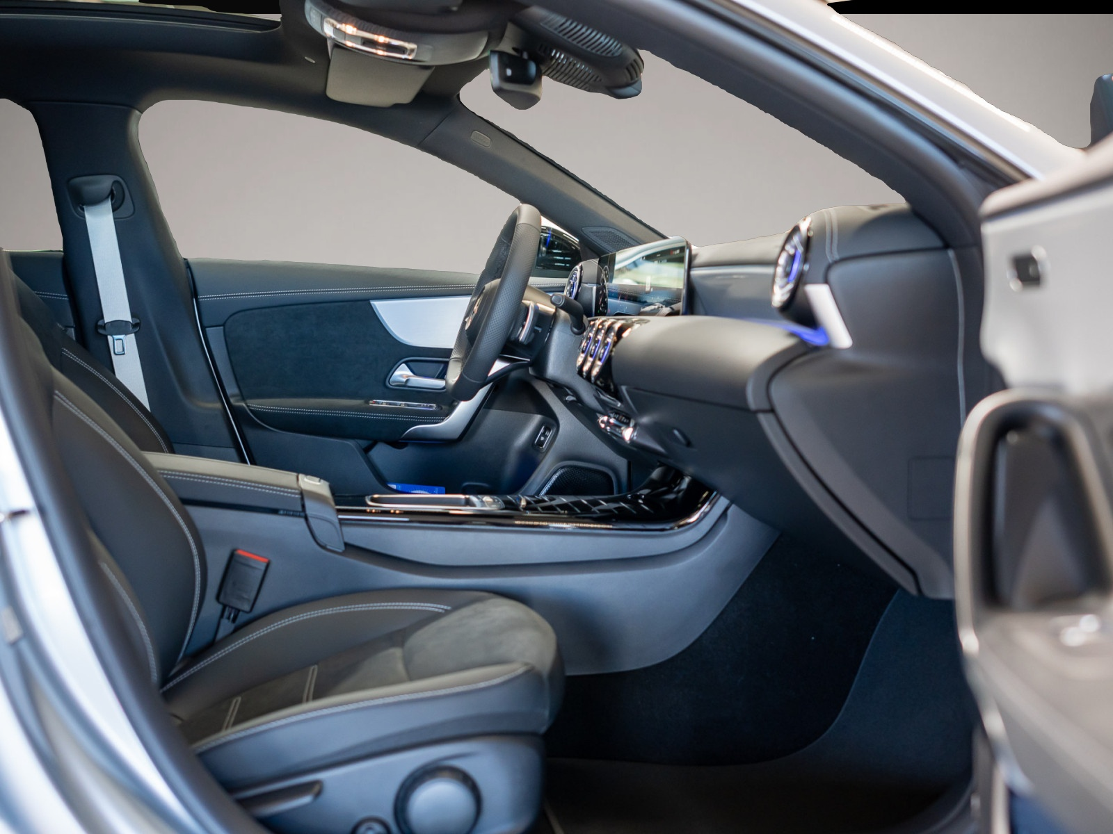 Bild 2 Mercedes-Benz CLA 180