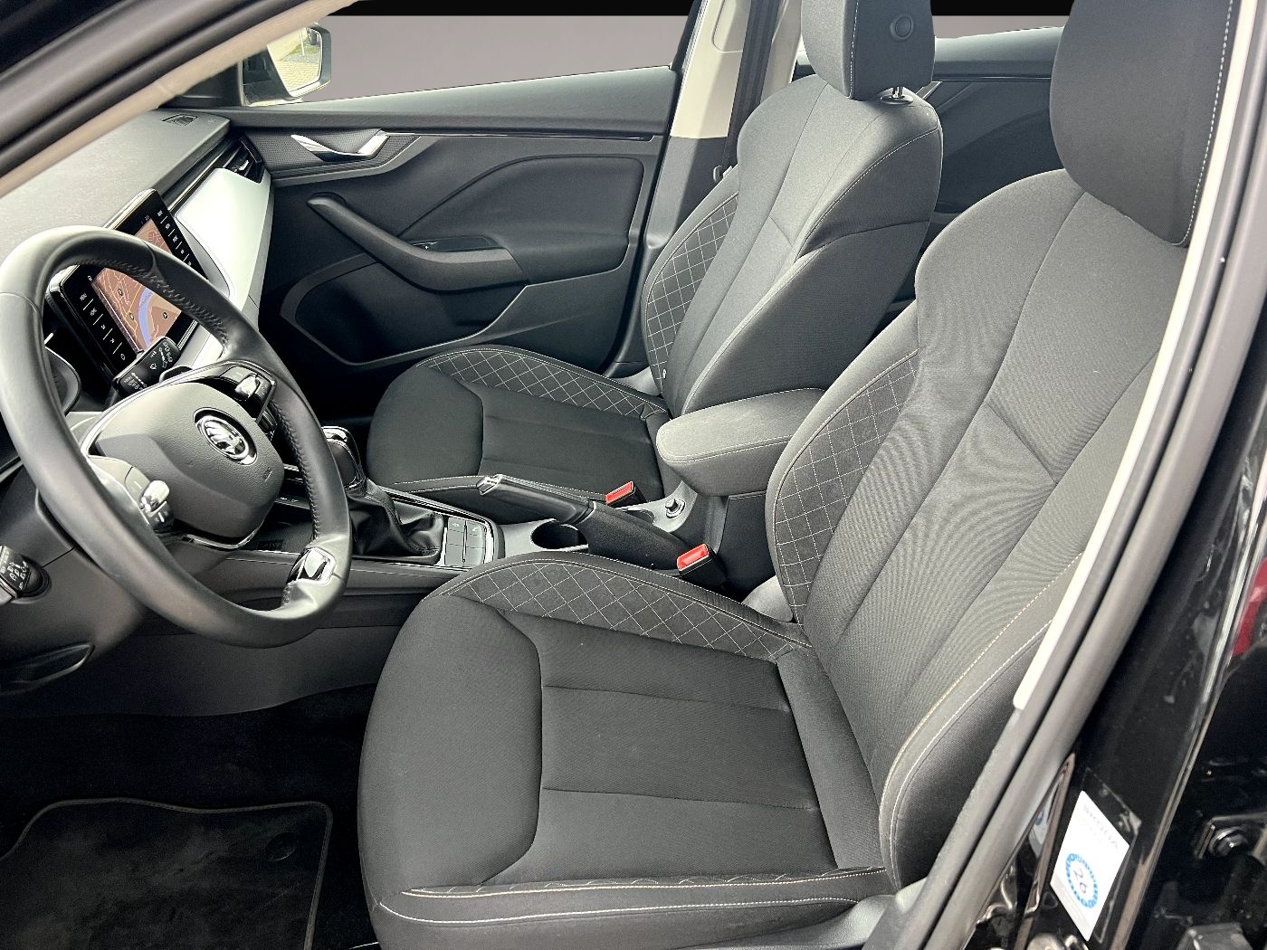 Bild 6 Skoda Scala 1.0 TSI Ambition LED Navi Sitzh. Alu Klima