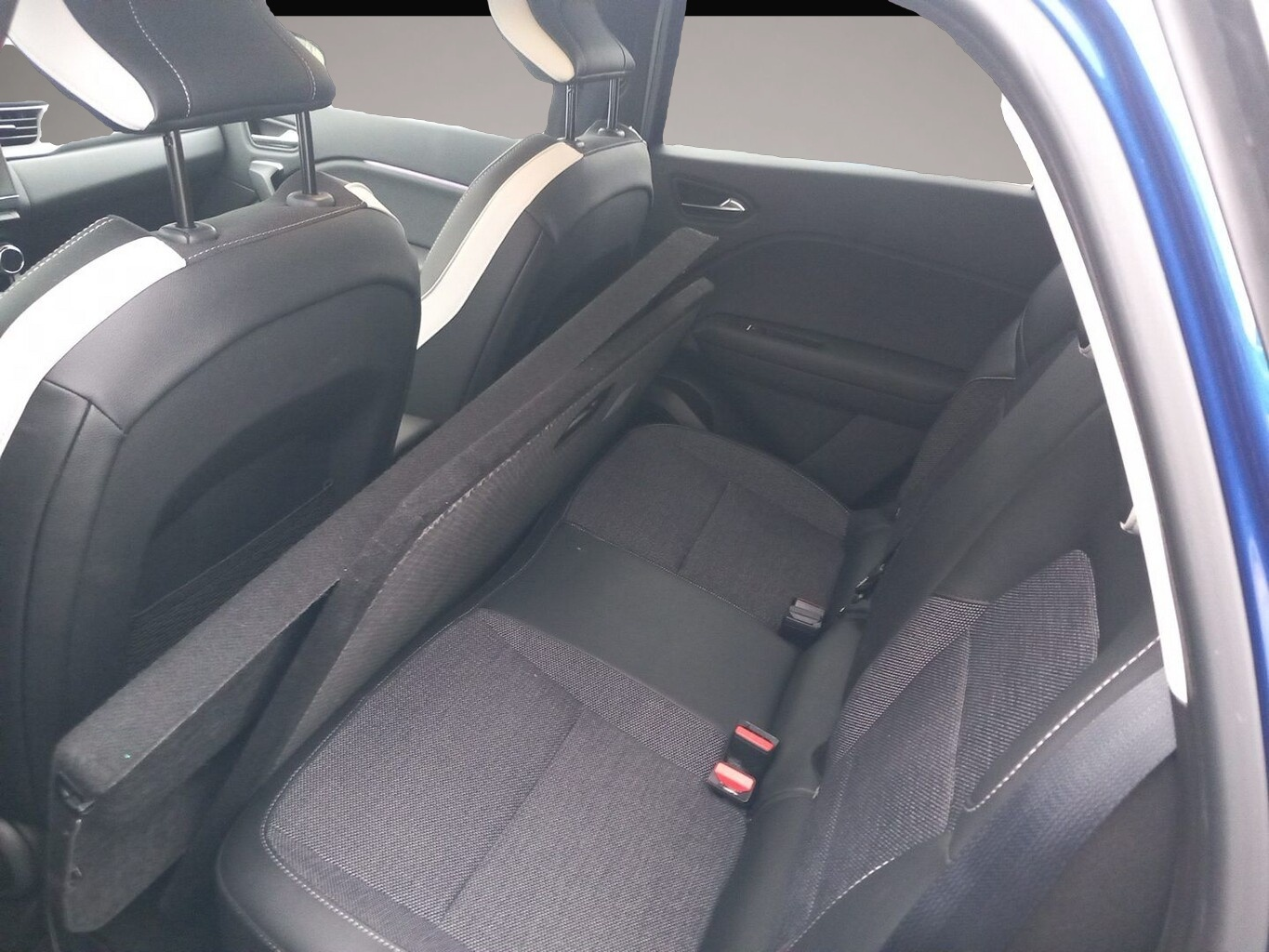 Bild 6 Renault Captur II TCe 140 EDC Mild-Hybrid Techno LED ACC