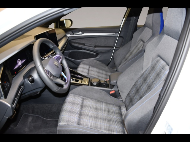 Bild 3 Volkswagen Golf 8 VIII 1.5 eTSI Hybrid DSG GTE Black Style