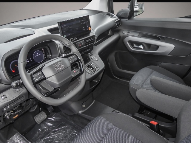 Fotografie des Fiat Other Doblo *L2* 1.5 HDI 96KW 130PS AT8 Kombi Comfort