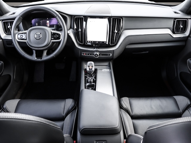 Bild 4 Volvo XC60 Plus Dark Recharge Plug-In Hybrid AWD T8 Tw
