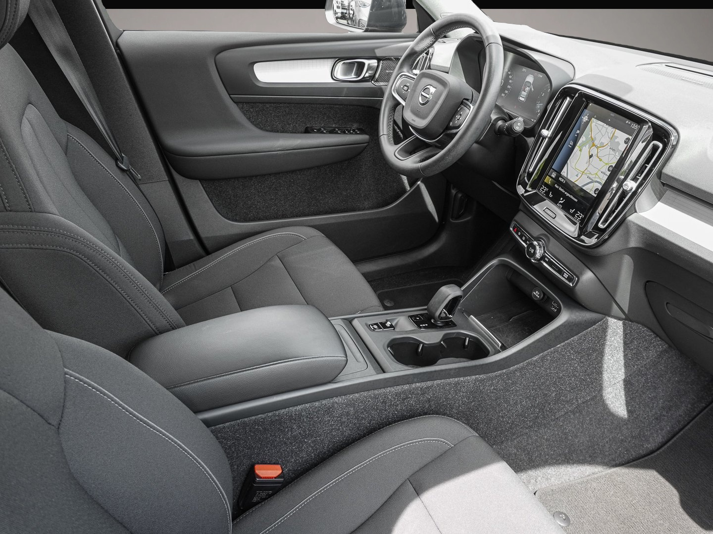 Bild 6 Volvo XC40 B4 AWD Momentum Pro Pano LED Harman/Kardon
