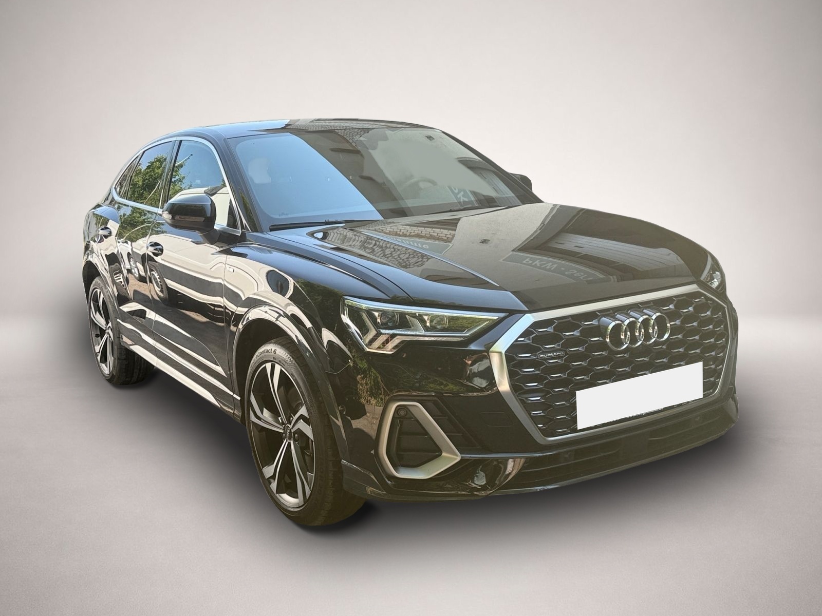 Bild 6 Audi Q3 Sportback 40 TFSI qu. S-tronic S-Line *Matrix