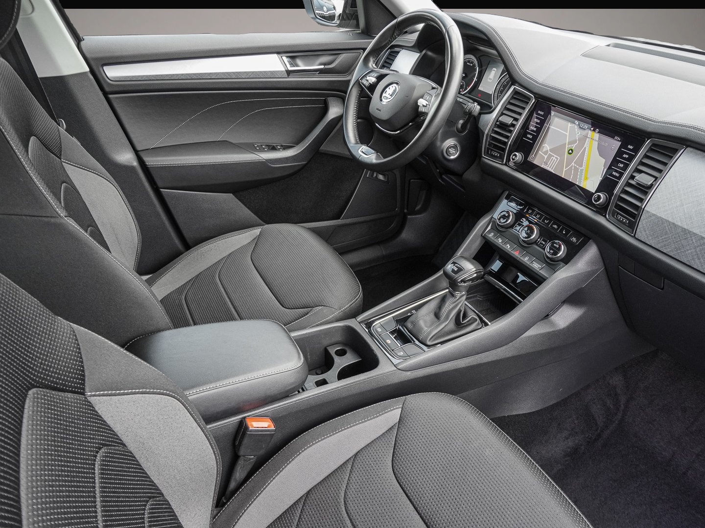 Bild 6 Skoda Kodiaq 2.0 TDI DSG Ambition Tour AHK NAVI LED AL