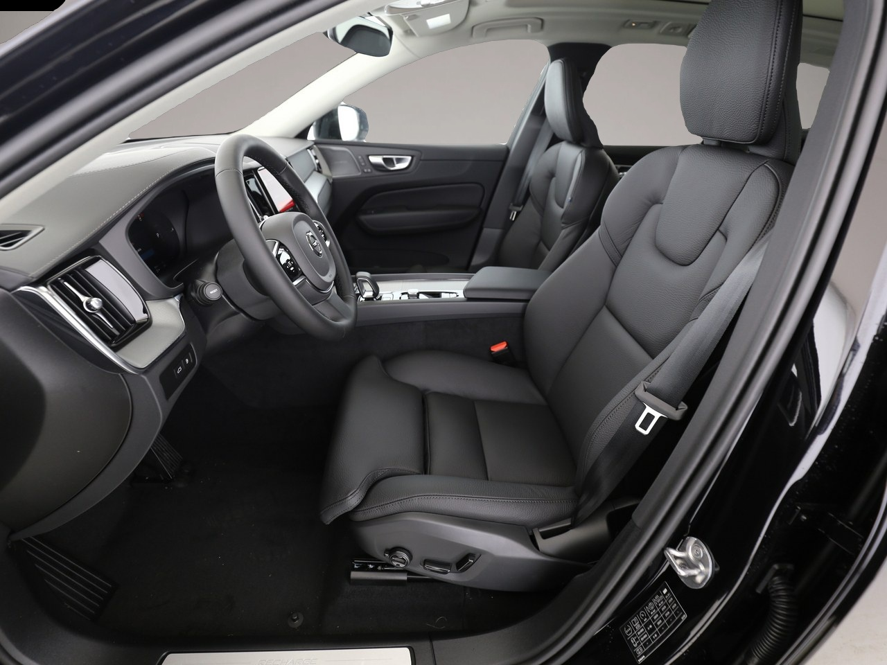 Bild 3 Volvo XC60 Ultra Dark Recharge Plug-In Hybrid AWD T8 T