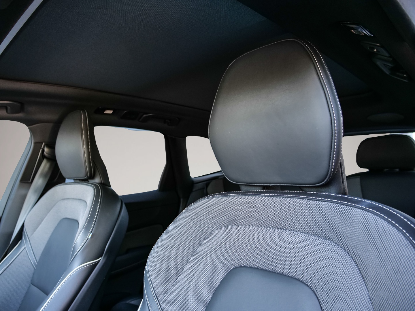 Bild 5 Volvo XC60 Ultra Dark AWD HUD AD Digitales Cockpit Mem