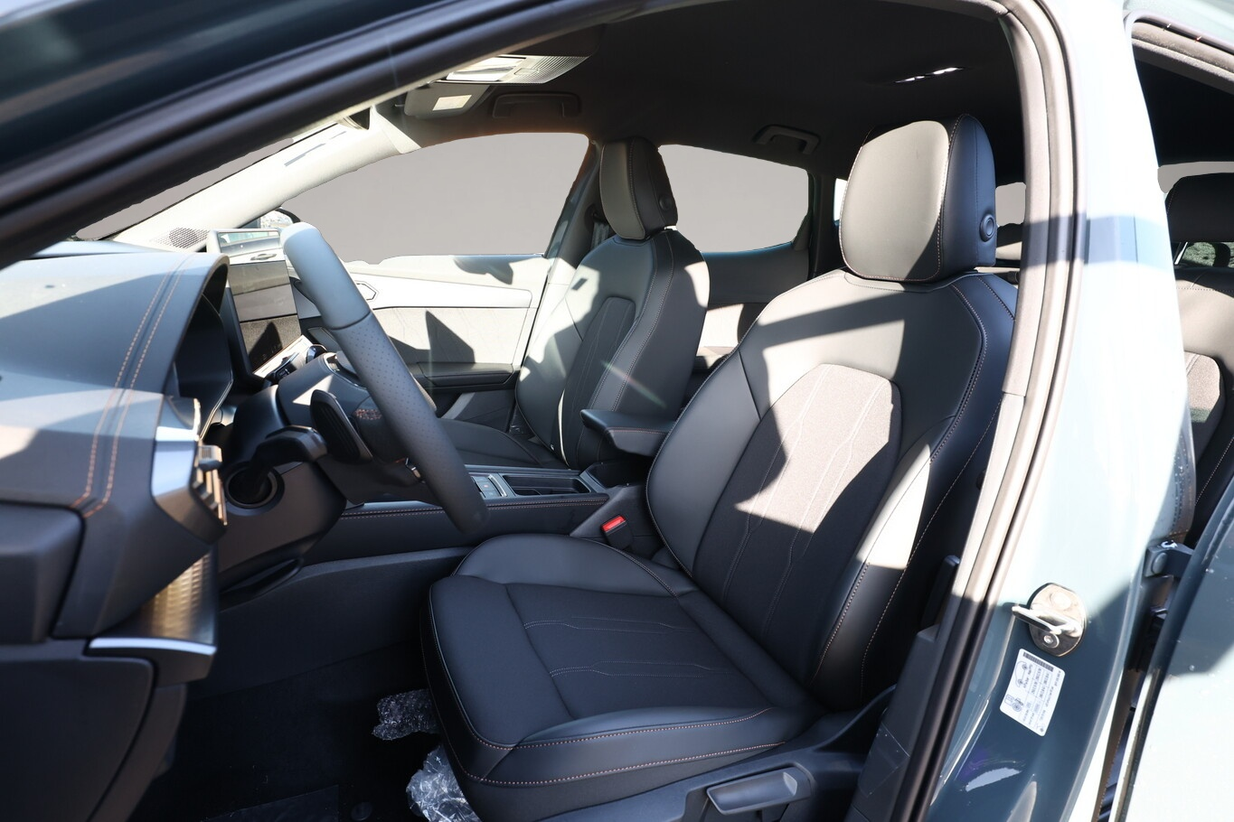 Bild 5 Cupra Formentor eTSI SHZ ACC 3ZClim DigC WirelessC 18