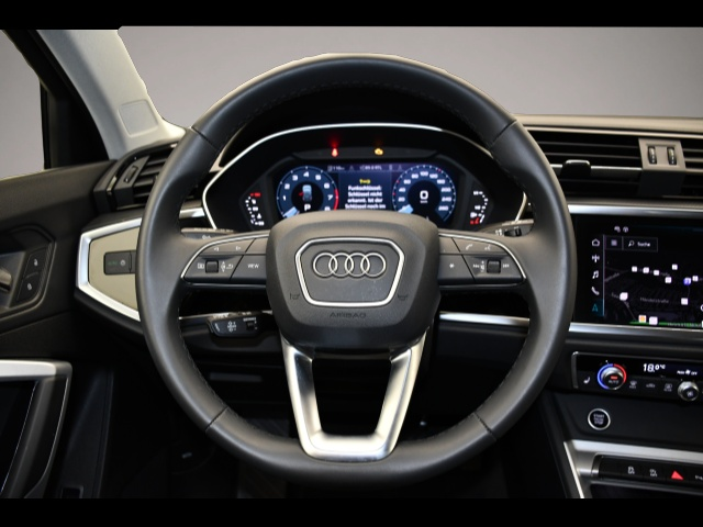Bild 5 Audi Q3 35 TFSI S tronic advanced AHK/Glanz/Sound