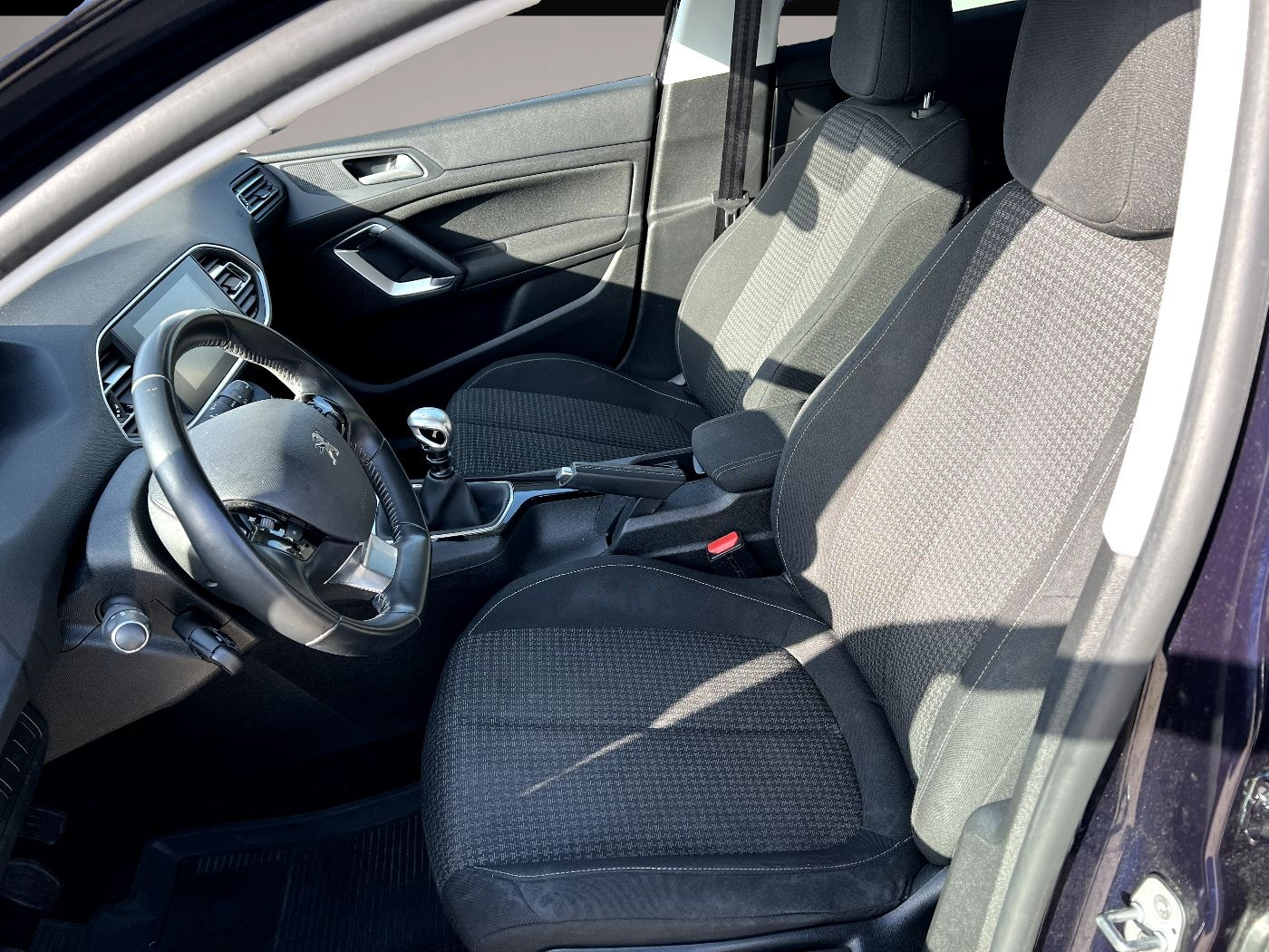 Fotografie des Peugeot 308 1.2 e-THP PureTech 130 Active *Navi Sitzh.*