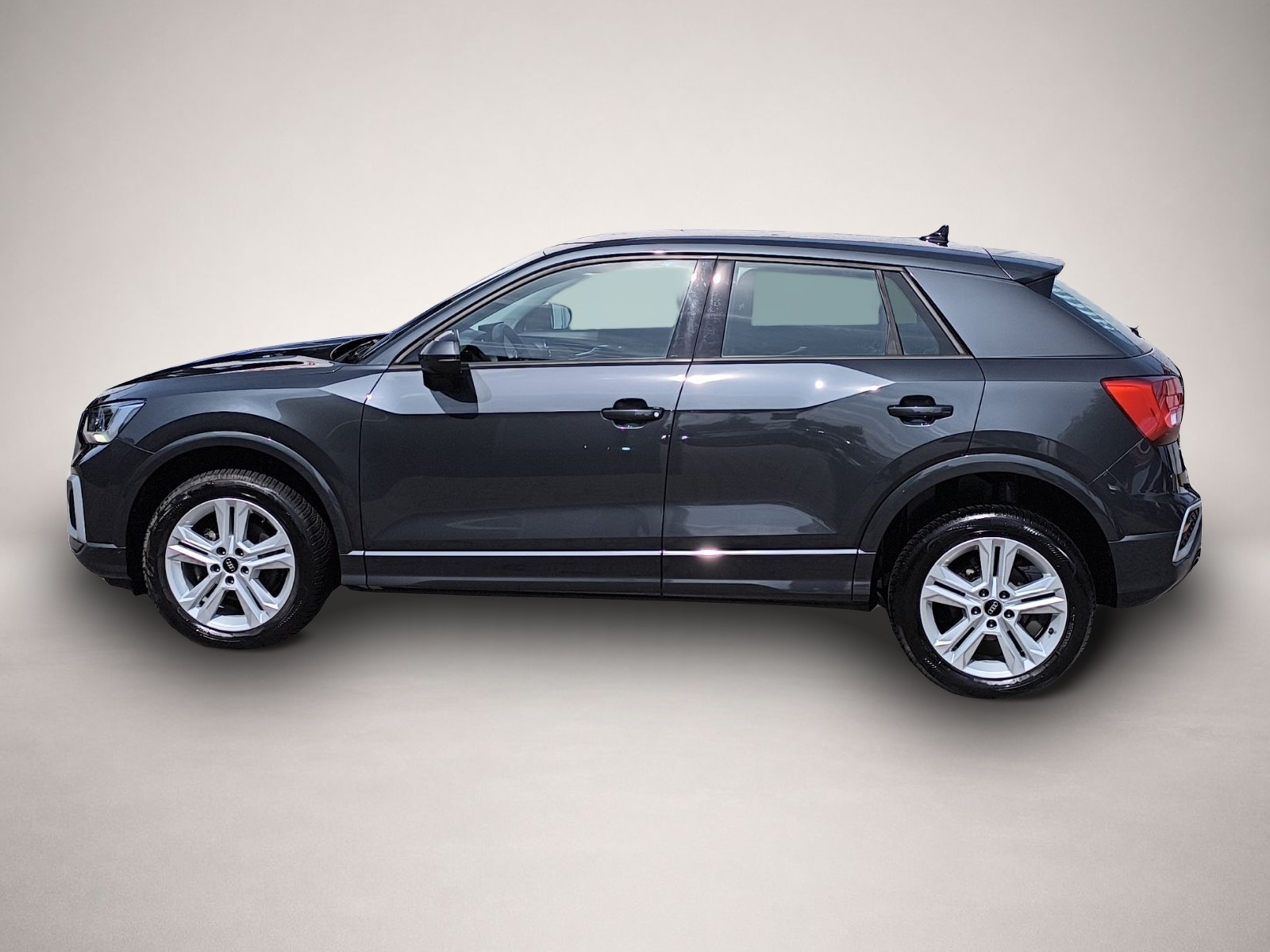 Bild 4 Audi Q2 35 TFSI advanced PDC RFK SHZ