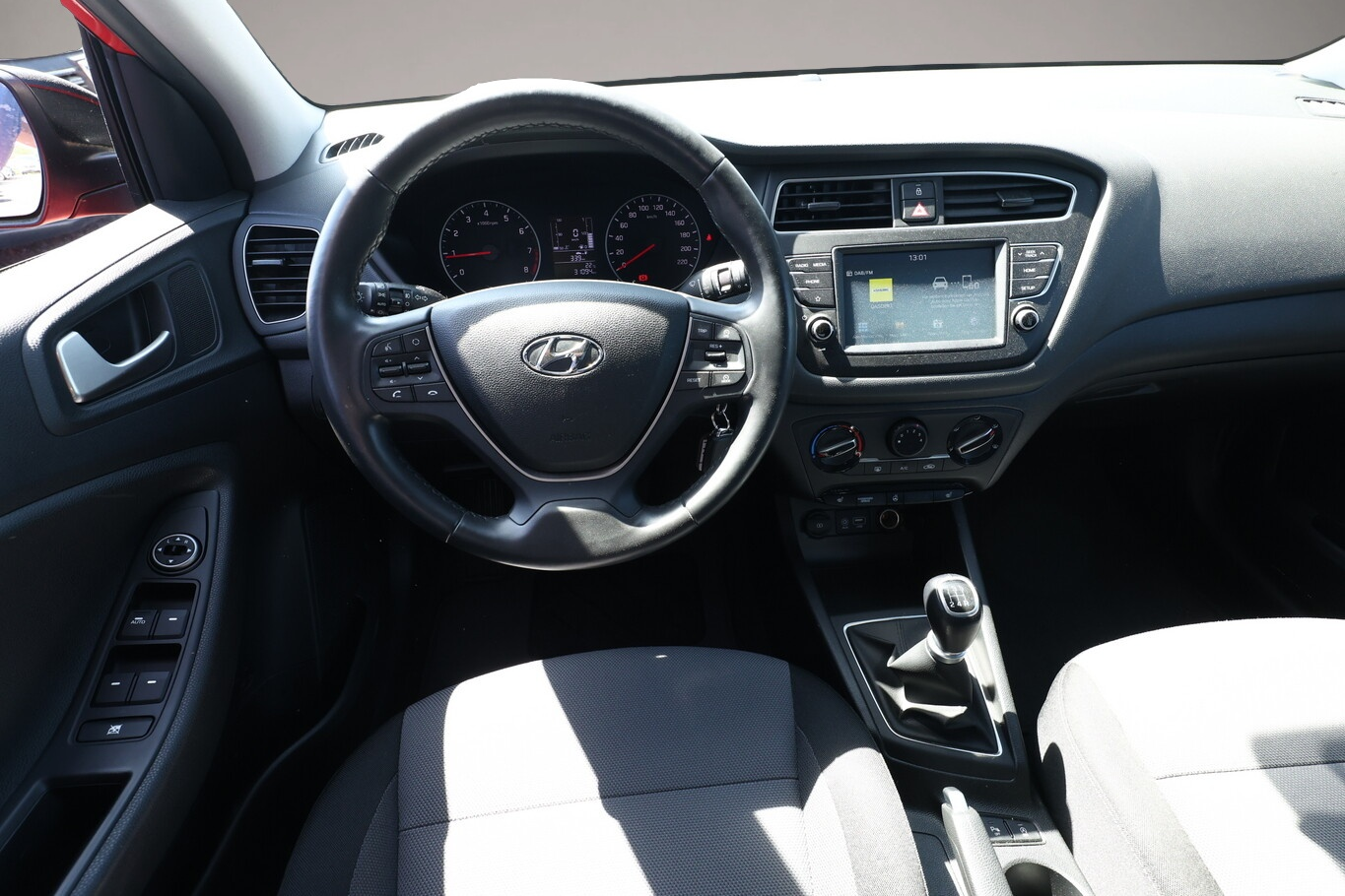 Fotografie 6 des Hyundai i20 1.2 84 YES! PDC Kam Temp SHZ CarPlay LaneAs