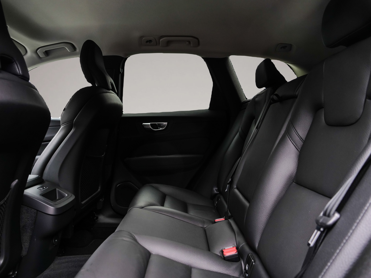 Bild 6 Volvo XC60 Core 2WD B4 Benzin EU6d AHK Digitales Cockp