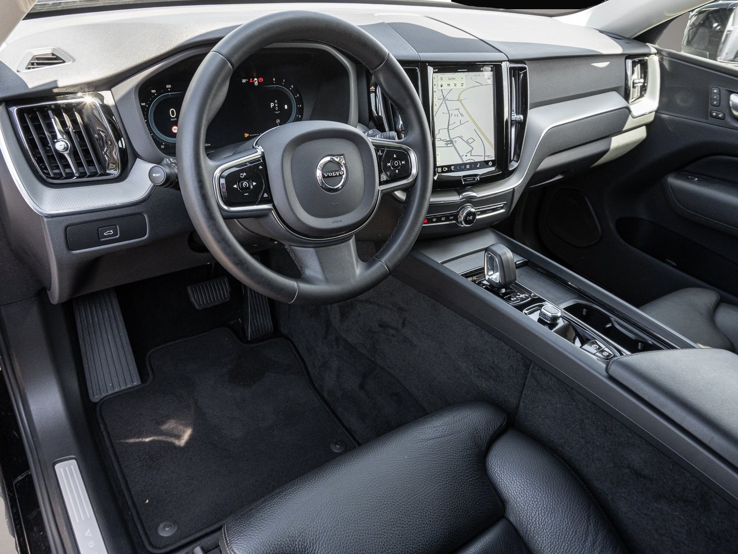 Bild 7 Volvo XC60 B4 2WD Plus Dark LED