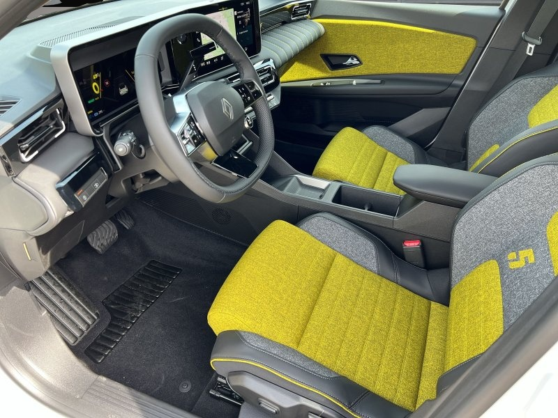 Bild 4 Renault R 5 150 Comfort Range Iconic Five CCS+LED+FÖRDER