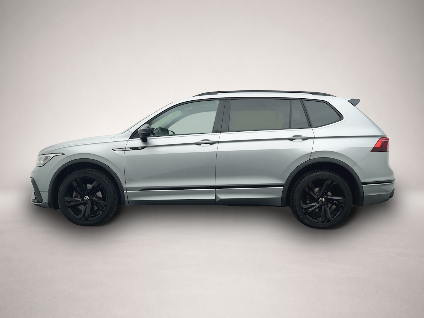 Fotografie des Volkswagen Tiguan Allspace 2.0 TDI DSG 4Mo. R-Line BLACK 7S