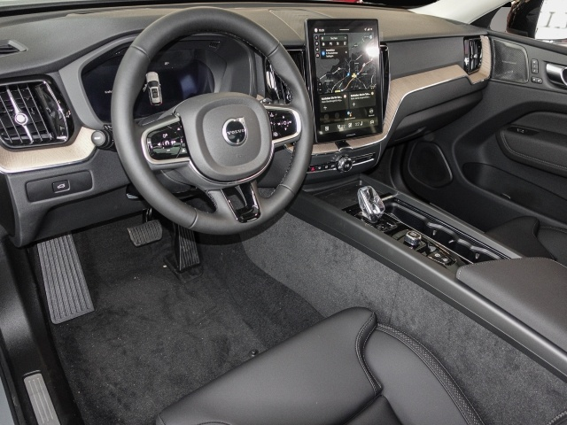 Bild 4 Volvo XC60 Plus Dark AWD B5 Benzin EU6e Lagom-, Winter