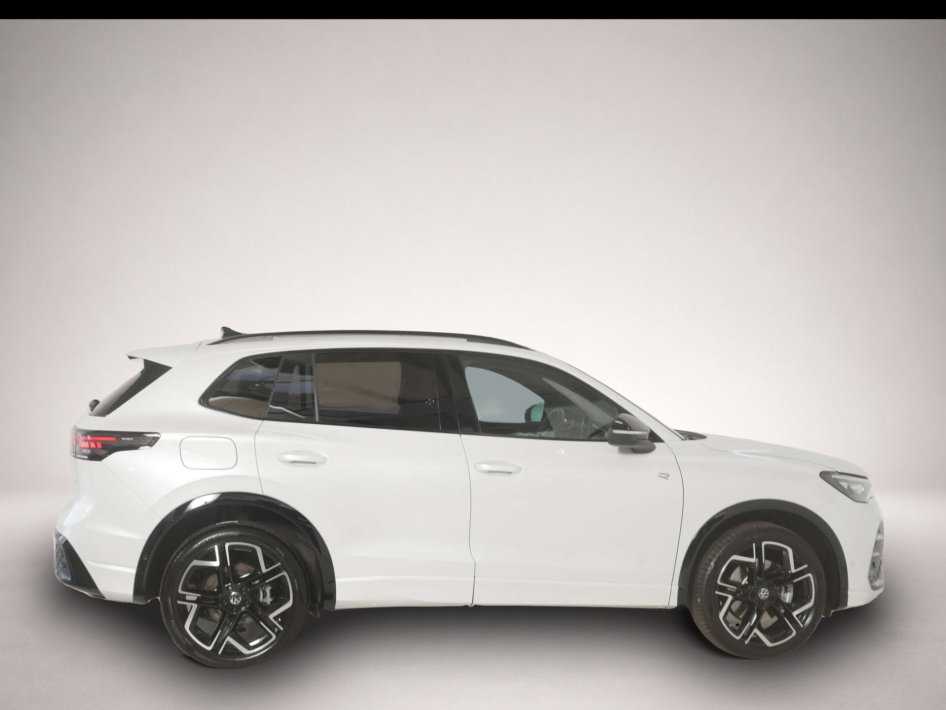 Bild 6 Volkswagen Tiguan 1.5 eHybrid R-Line Black Style