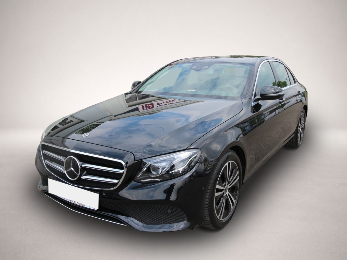 Fotografie des Mercedes-Benz E 220 d Avantgarde NAVI+LED+KAMERA+STANDHEIZUNG.