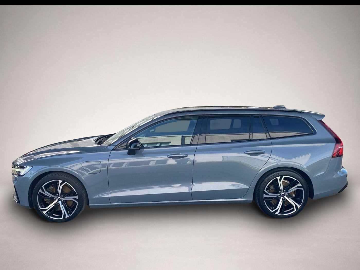 Bild 2 Volvo V60 Kombi T8 Plus Dark Recharge WiPa*Navi*DAB*LE