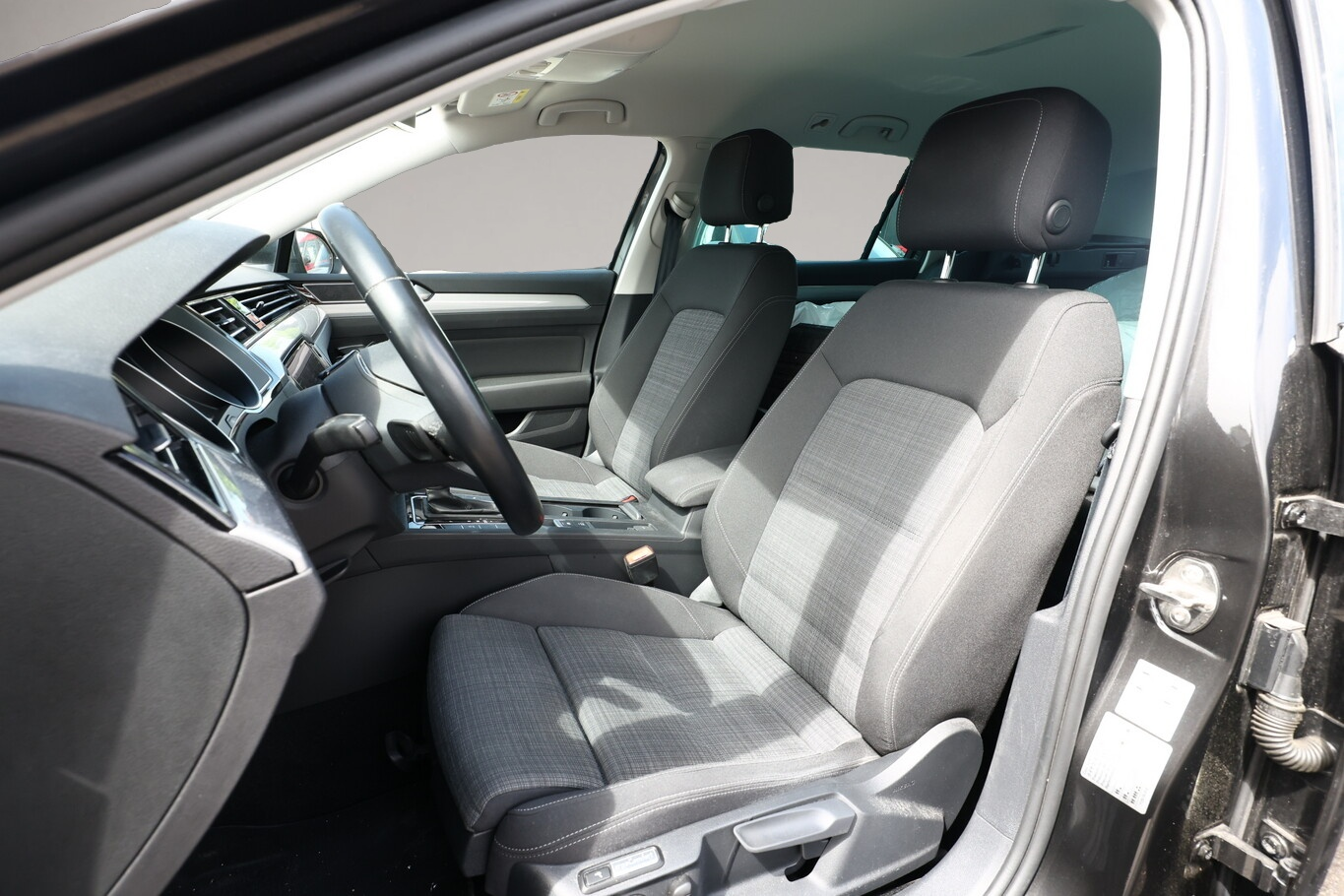 Bild 5 Volkswagen Passat Variant 1.5 TSI 150 DSG Business LED ACC