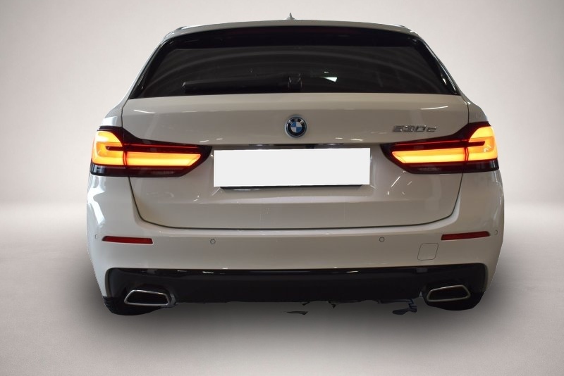 BMW 530 530e Touring LED NAVI LEDER ACC Travel Paket - Thumbnail 4