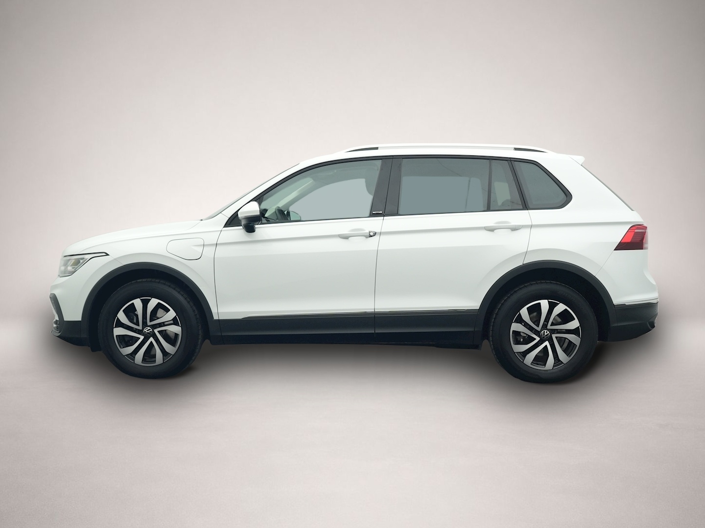 Bild 2 Volkswagen Tiguan 1.4 TSI eHybrid DSG Active NAVI AHK PANO
