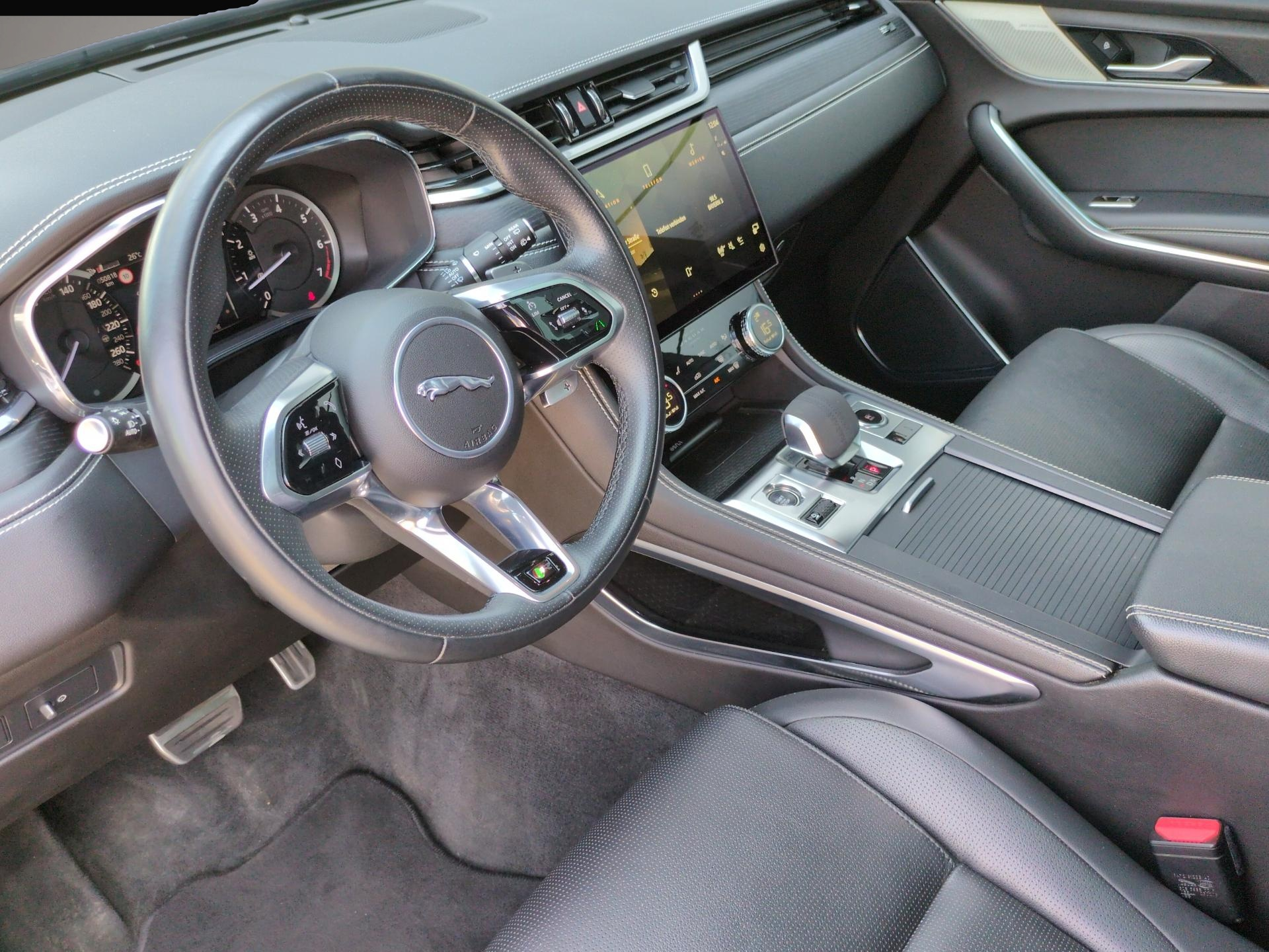 Bild 5 Jaguar F-Pace P250 R-Dynamic SE AWD AHK/Pano Fahrass-P.