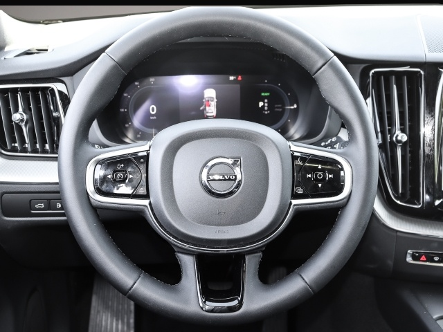 Bild 5 Volvo XC60 Plus Dark Recharge Plug-In Hybrid AWD T8 Tw