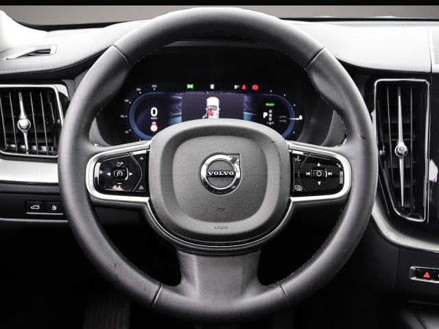Bild 5 Volvo XC60 Ultra Dark Recharge Plug-In Hybrid AWD T8 T