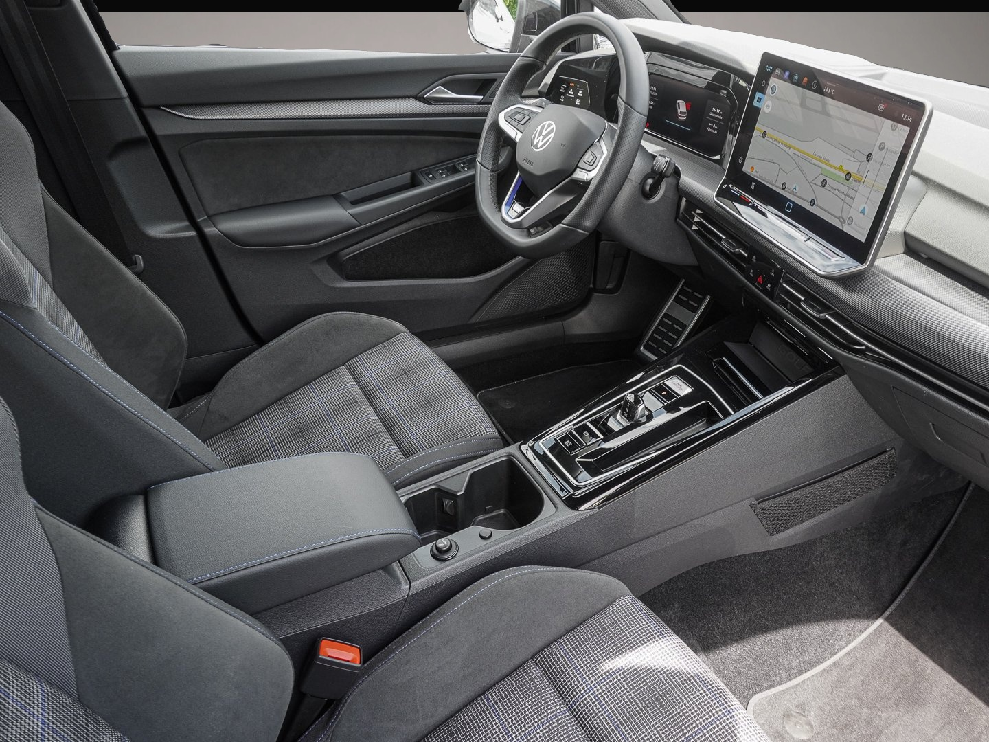 Bild 6 Volkswagen Golf GTE 1.5 eTSI eHybrid DSG 360 ACC AUT FLA LM