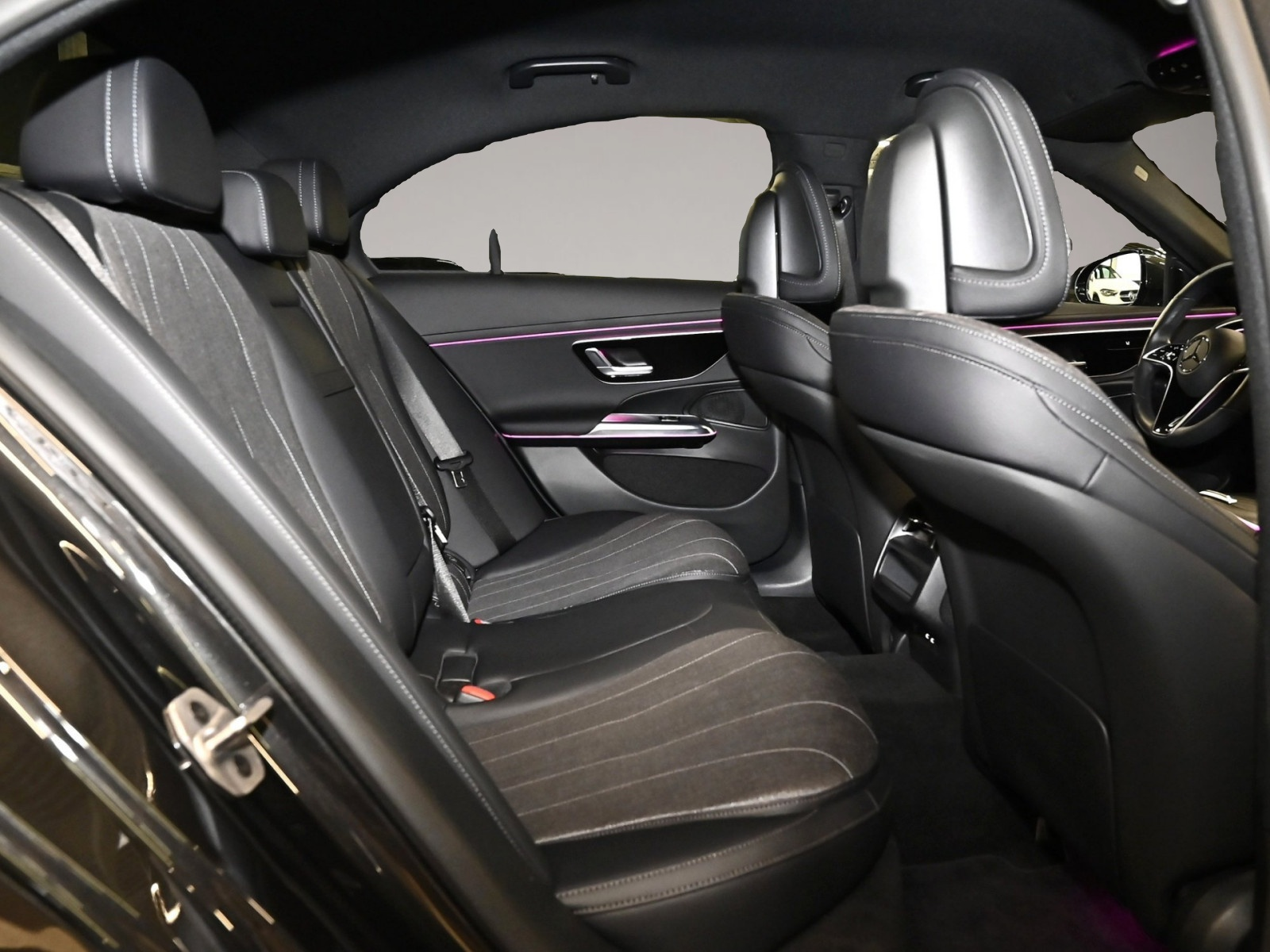 Bild 4 Mercedes-Benz E 220