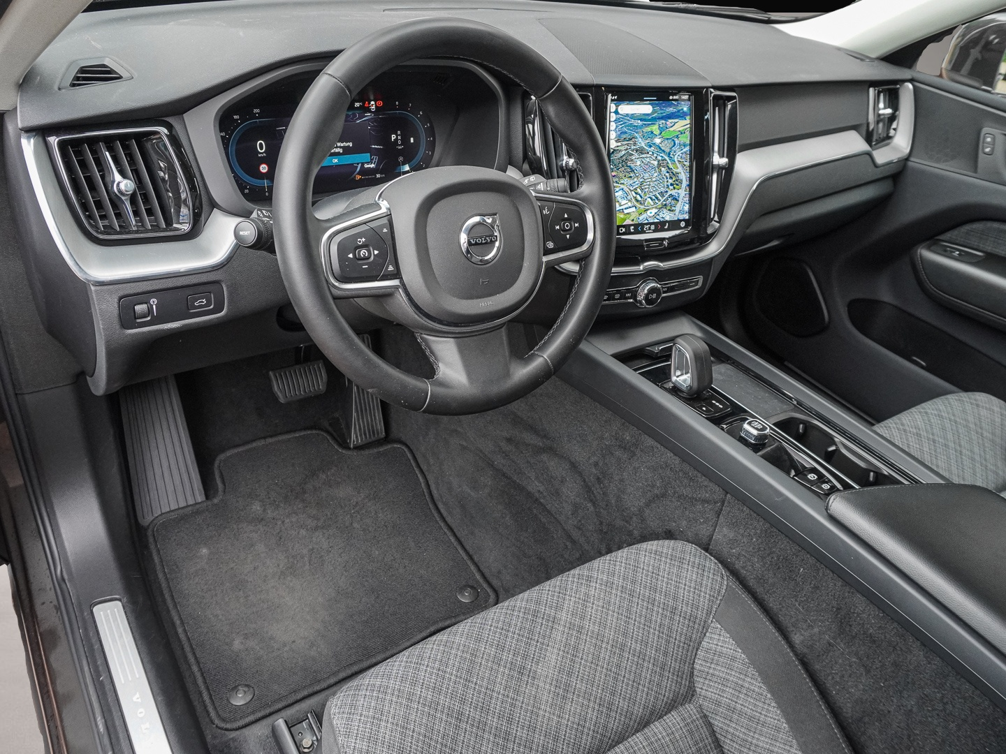 Bild 7 Volvo XC60 Momentum Pro 2WD Digitales Cockpit Soundsys