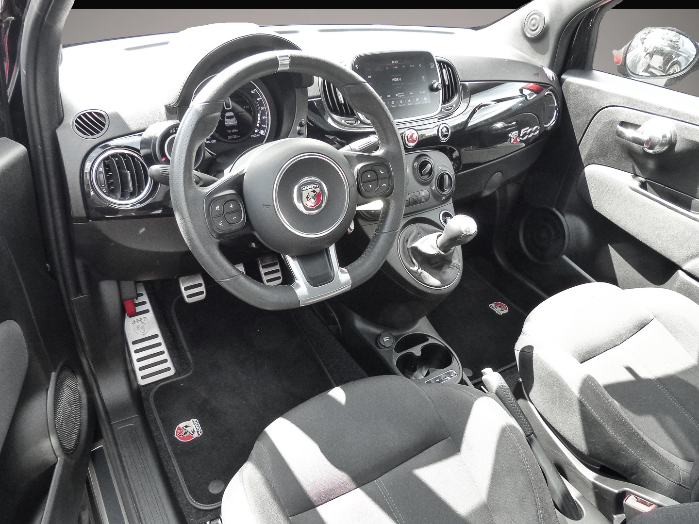 Bild 4 Abarth 595 El. Panodach Apple CarPlay Android Auto Musi