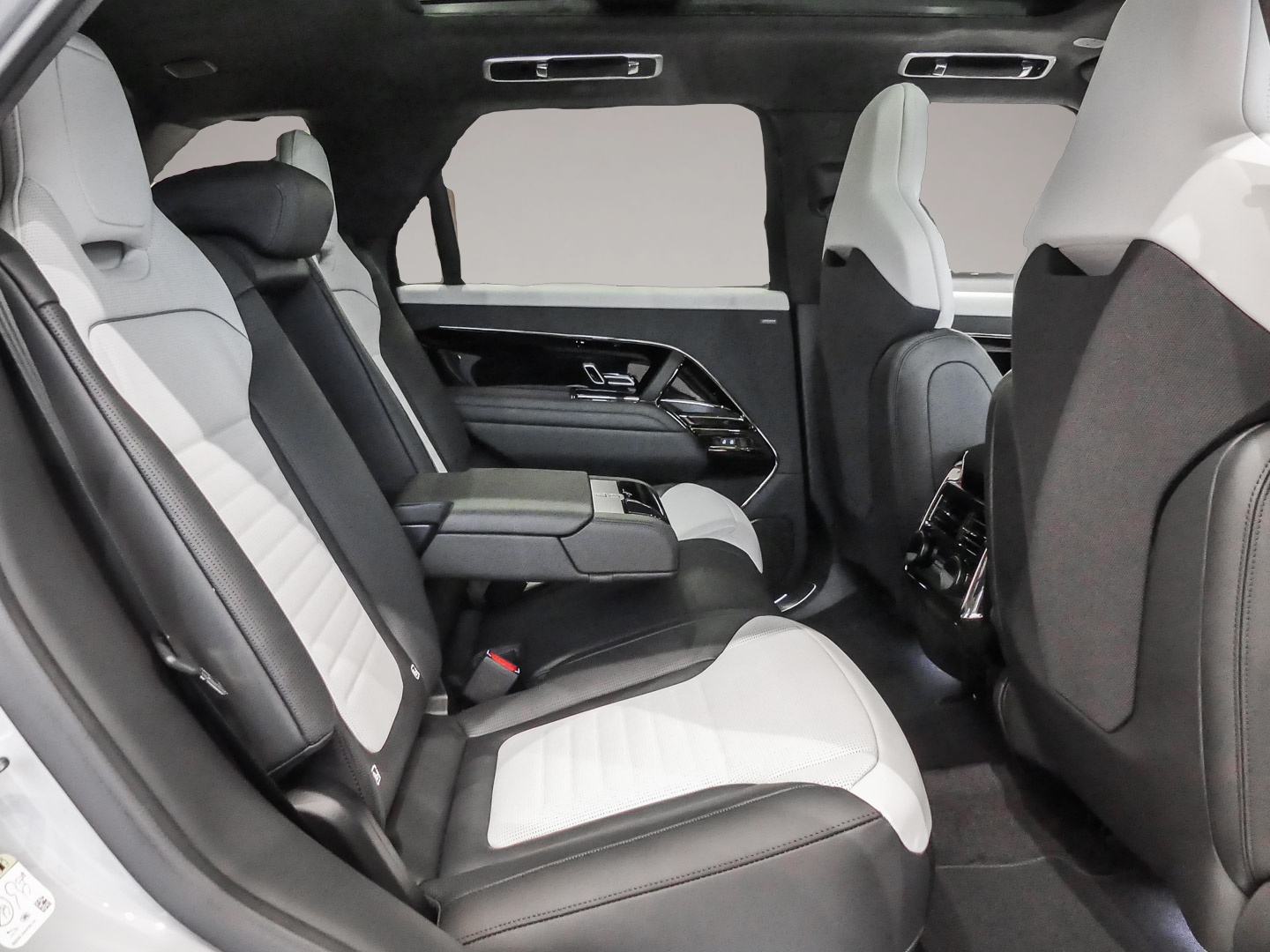 Bild 5 Land Rover Range Rover Sport P635 SV Park-Assistent HUD AD