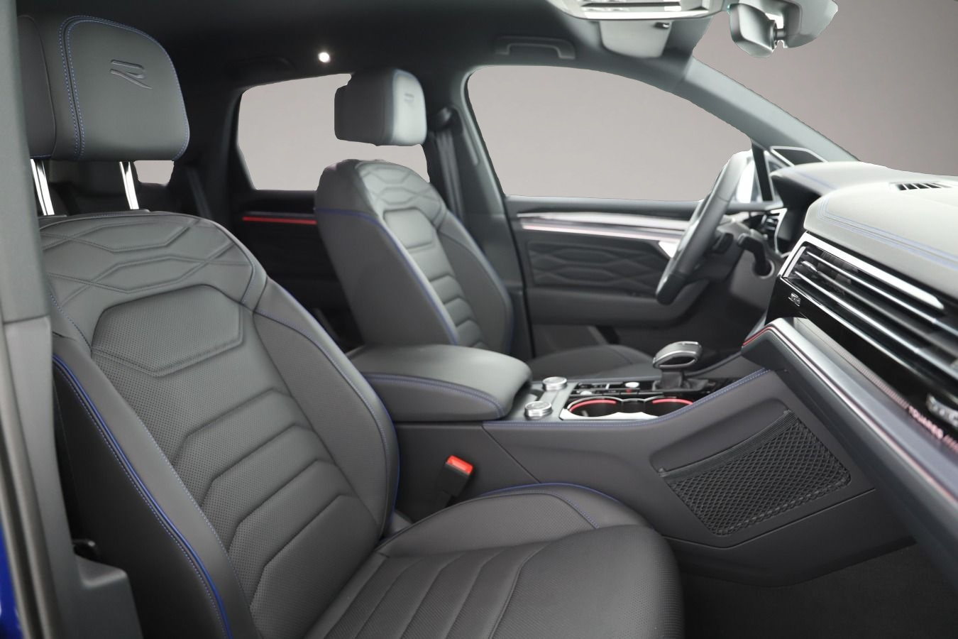 Bild 6 Volkswagen Touareg R 3.0 TSI eHybrid 4M Tip. IQ.Light/Luft/