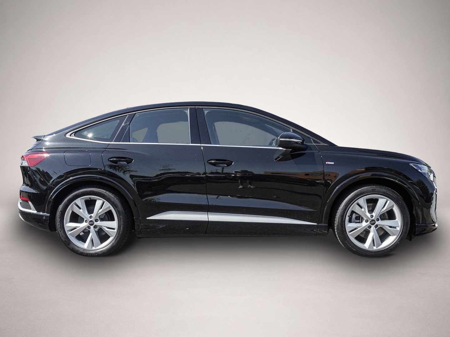 Bild 4 Audi quattro Q4 Sportback 50 e-tron quattro Navi Plus LED
