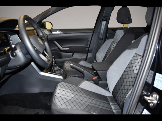 Fotografie 3 des Volkswagen Taigo 1.0 TSI R-Line Matrix/ACC/AHK