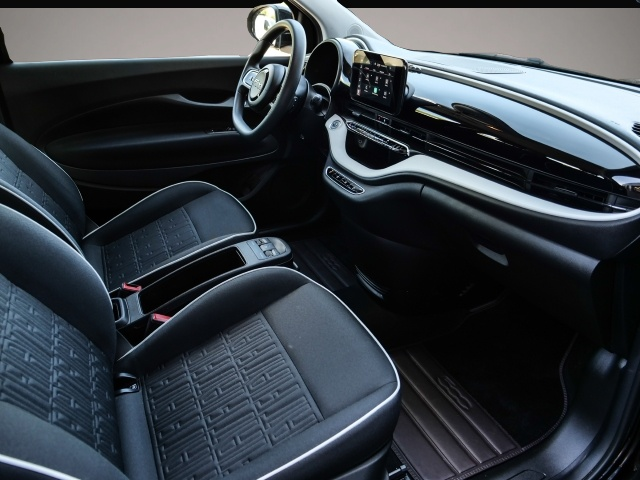 Bild 7 Fiat 500e Action Navi Apple CarPlay Android Auto Klim