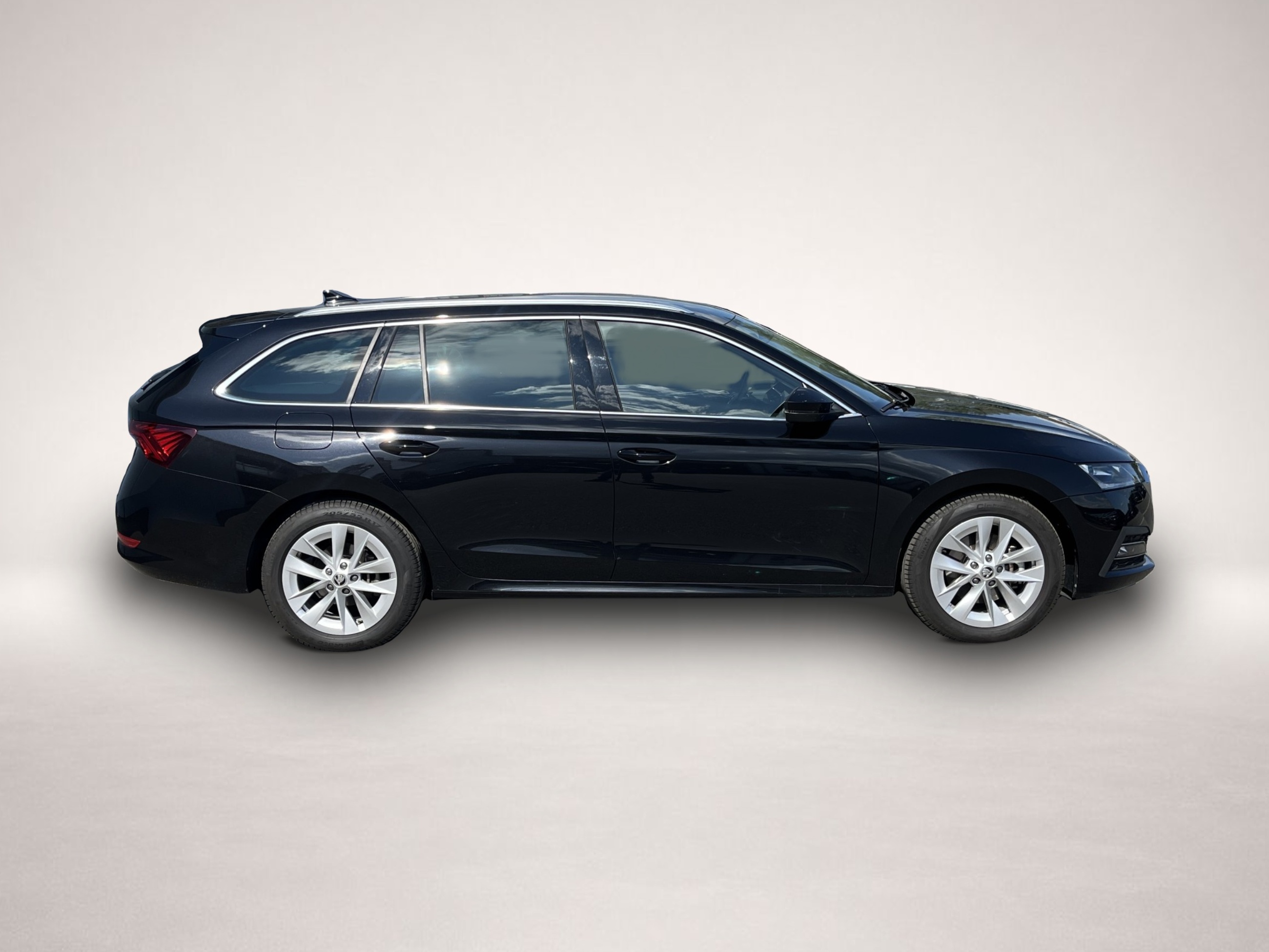 Bild 5 Skoda Octavia Combi 2.0 TSI DSG 4x4 Style AHK STHZ LED