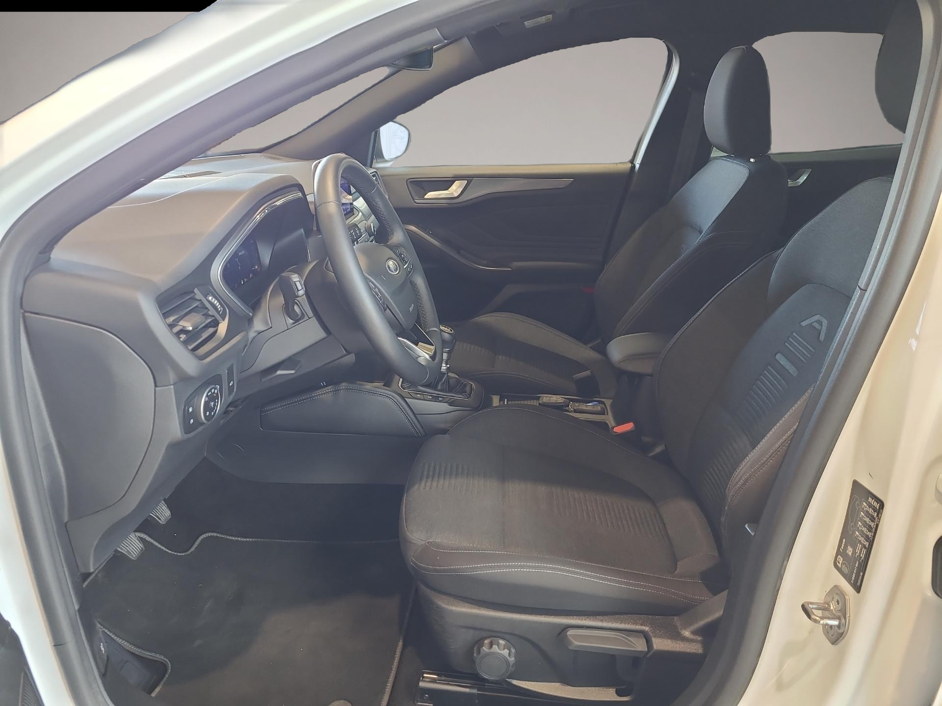 Bild 5 Ford Focus Turnier Active X Bluetooth Navi LED Klima