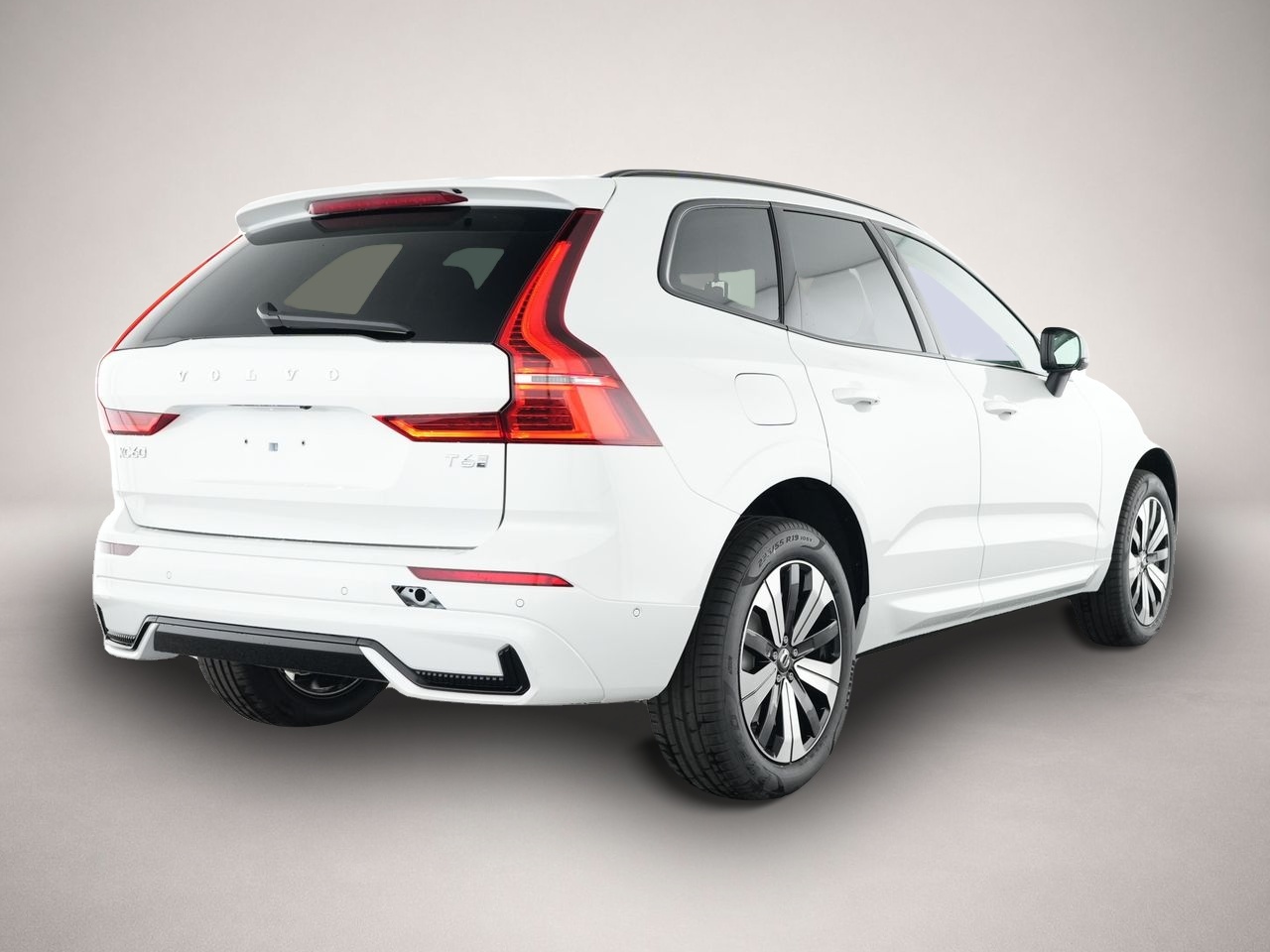 Bild 2 Volvo XC60 Plus Dark Recharge Plug-In Hybrid AWD HUD S