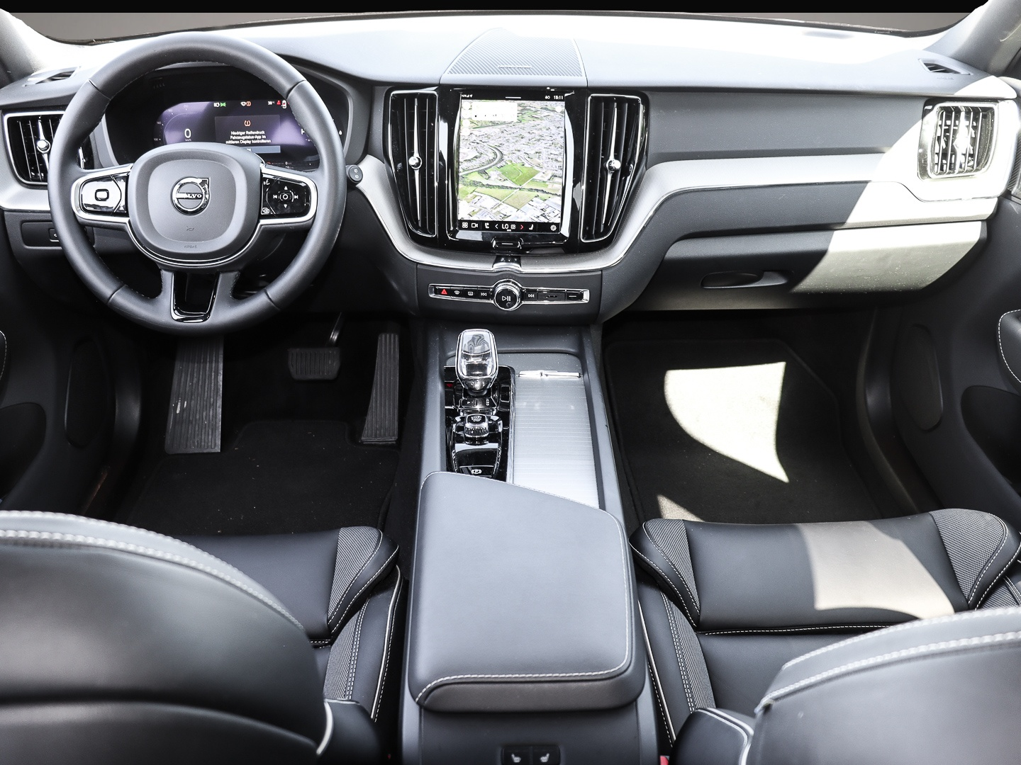 Bild 4 Volvo XC60 Plus Dark Recharge Plug-In Hybrid AWD T8 Tw