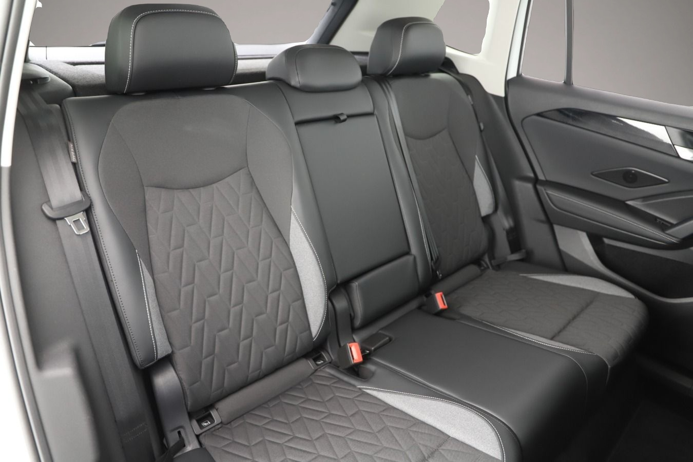 Fotografie 5 des Volkswagen Tiguan 1.5 eTSI DSG Goal LED+/ACC/360°/App/Navi/