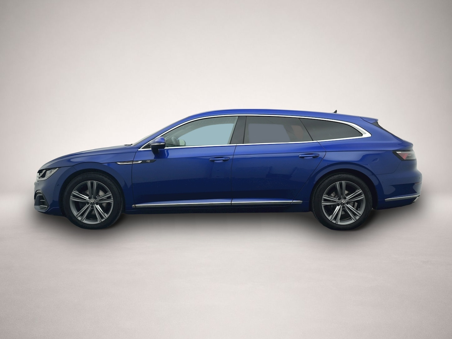 Fotografie 2 des Volkswagen Arteon SB 2.0 TDI DSG R-Line IQ.LIGHT ERGO-ACTIV